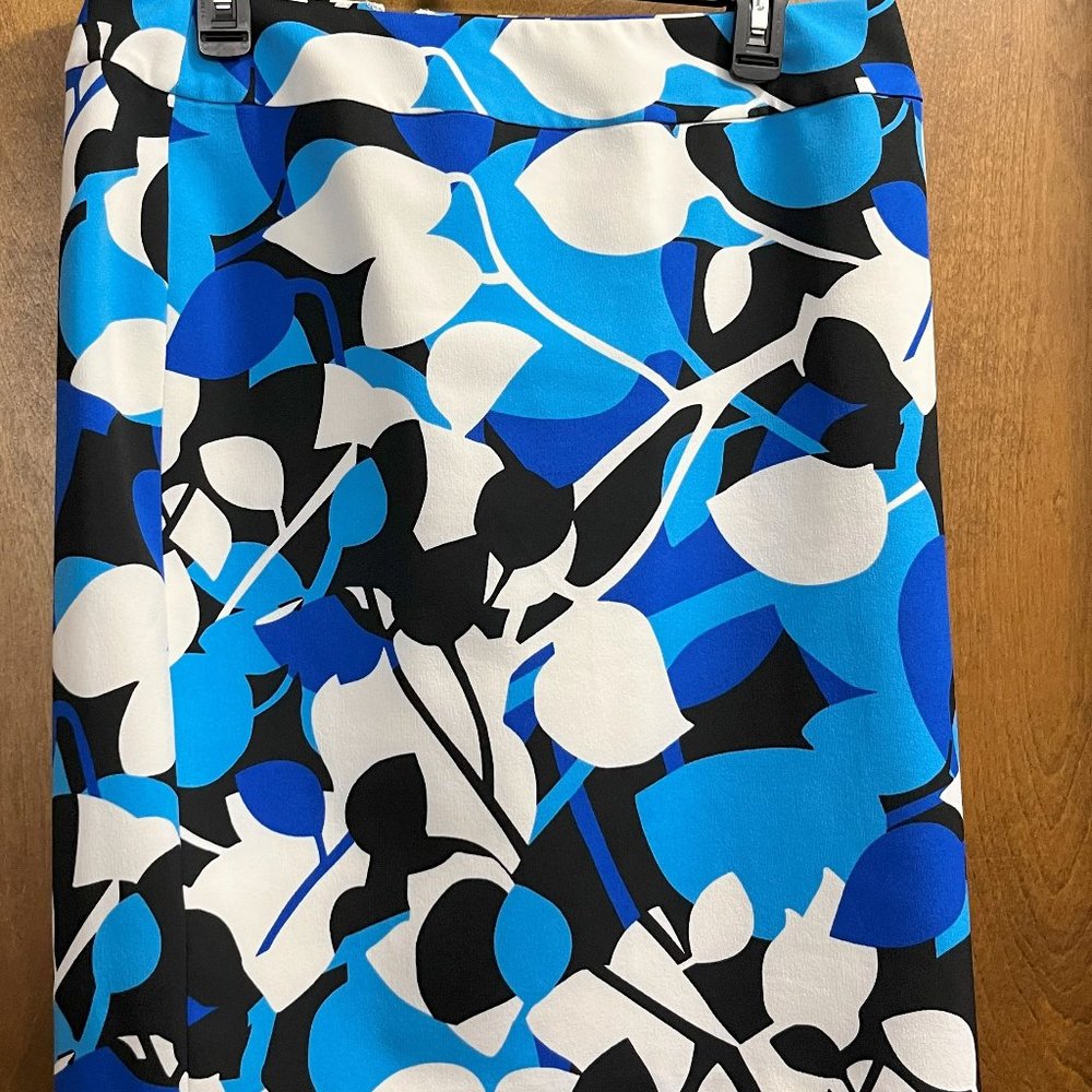 Nine West Size 10 Pencil Skirt Knee Length shades of blue, white and black